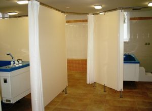 Üvegfal, üvegKorlát, üvegválaszfal, mobilfal, zuhanyfal üvegzuhanyfal,